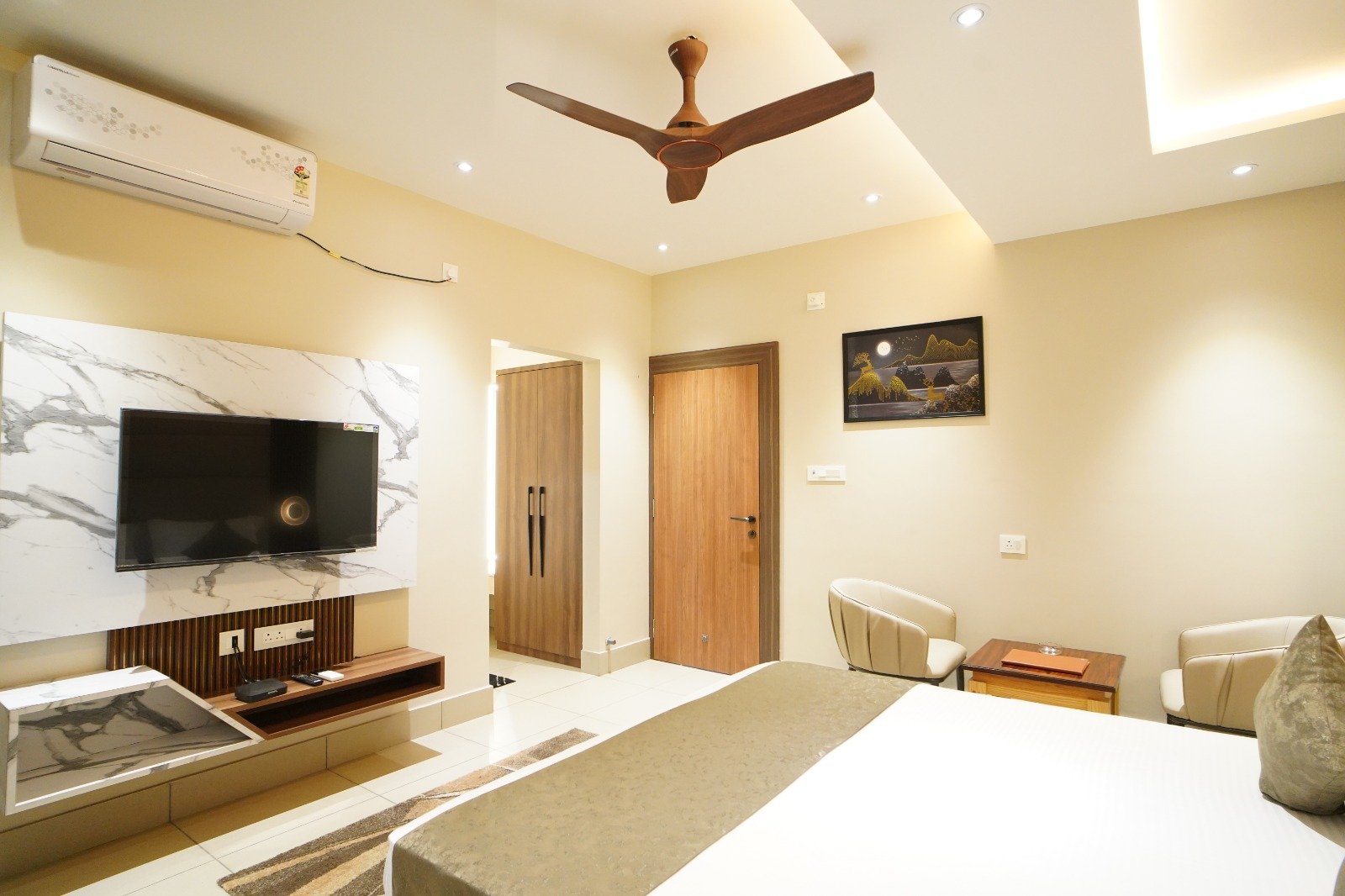 Luxury Suite Room
